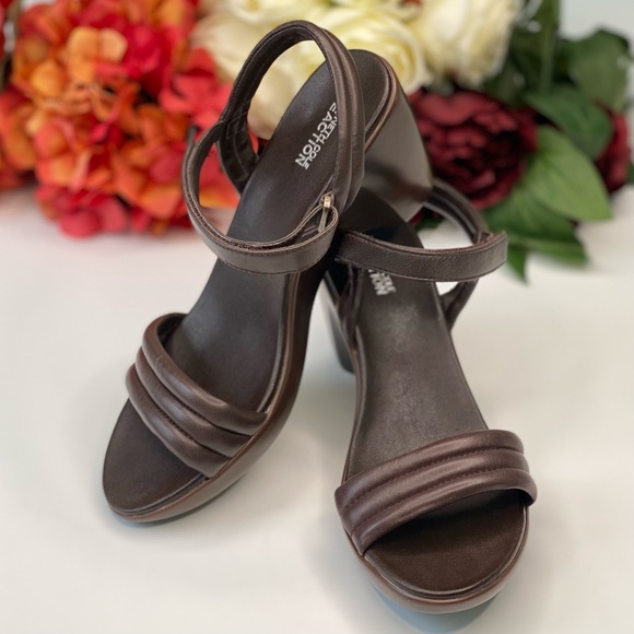Kenneth Cole REACTION Hip Pop Wedge Sandals Chocolate 9M - Picture 11 of 14